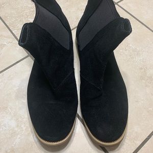 Black Suede Chukka Boot